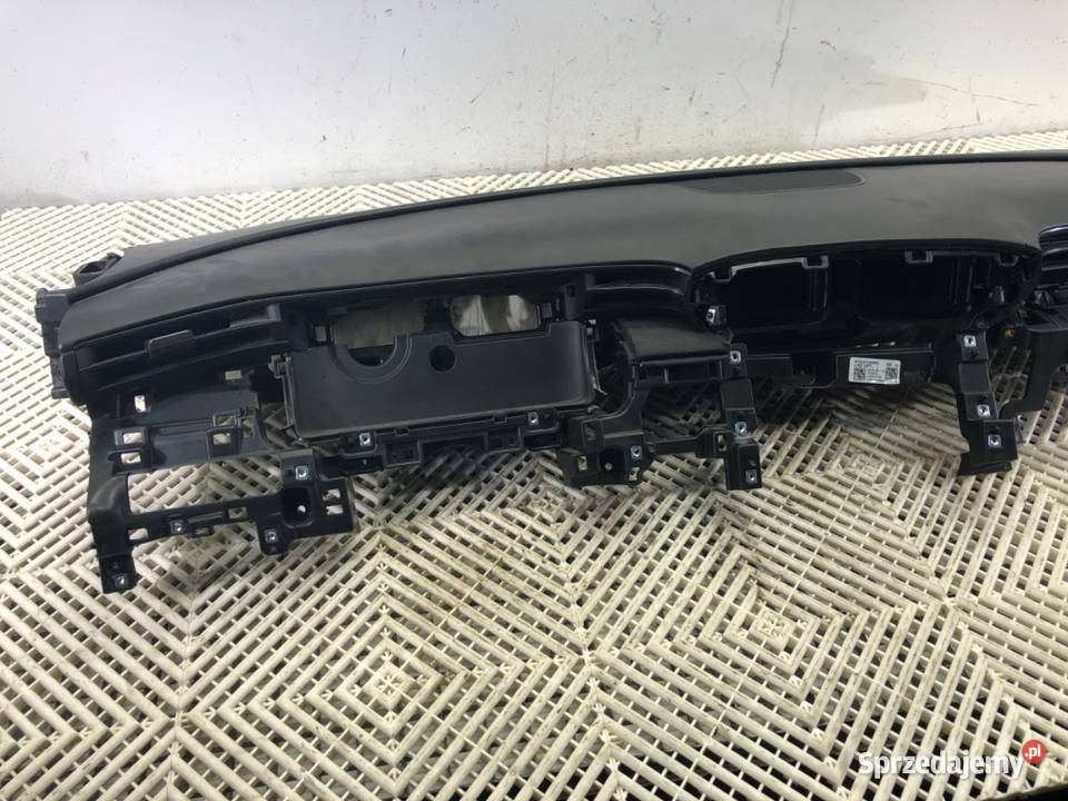 KOKPIT HYUNDAI TUCSON SUV KONSOLA DESKA