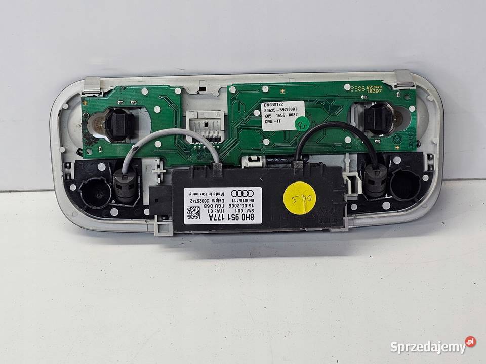 LAMPKA KABINY AUDI A3 8P CABRIO TT 8J0947111B 6 osobowe Przystajń