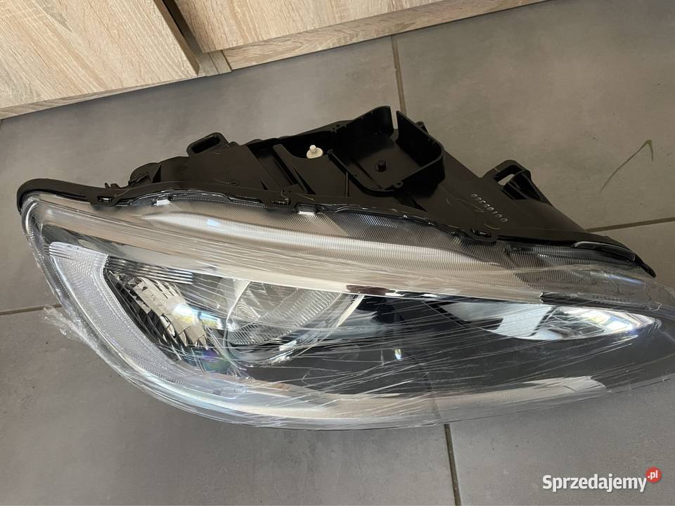 Volvo s60 v60 reflektor przód Lift nowy Rok produkcji 2022 Kozubszczyzna sprzedam