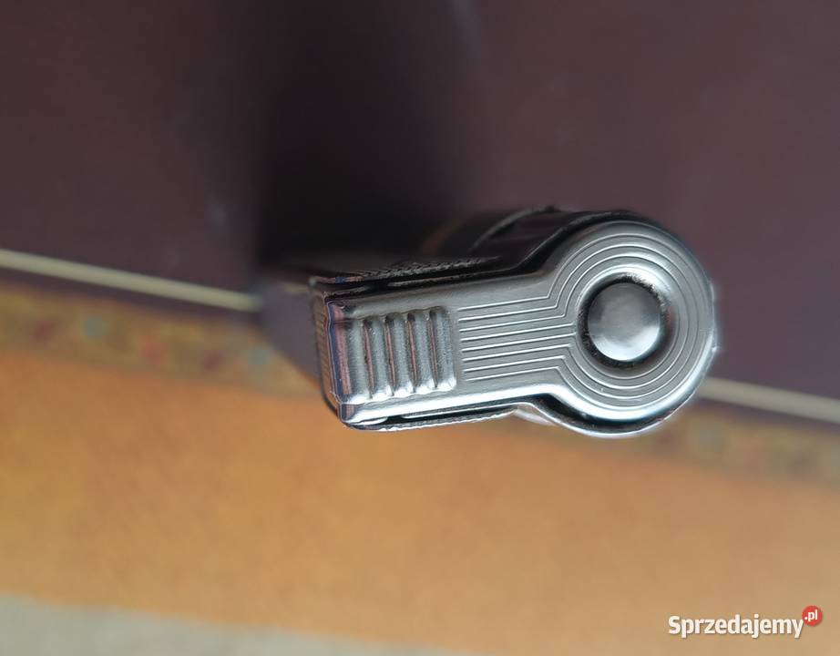 Dwie zapalniczki benzynowe Wronki