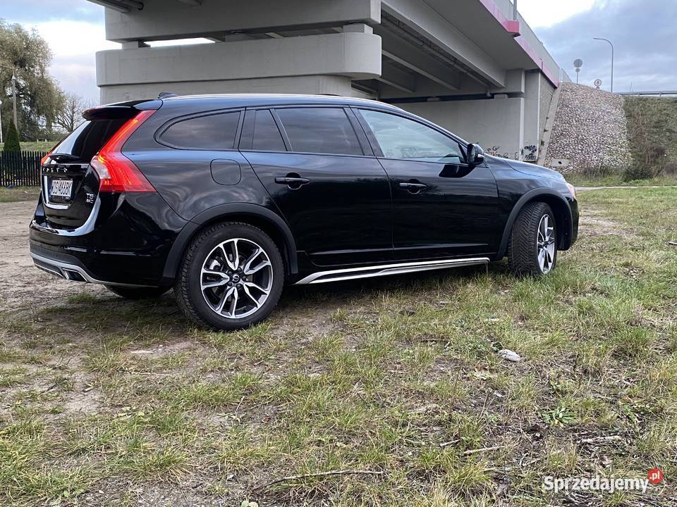 Volvo V60 CrossCountry Rok produkcji 2017 Samochody osobowe Ostrołęka