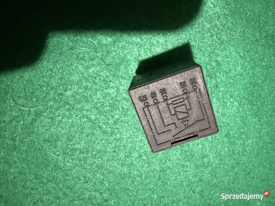 Przekaźnik pompy paliwa BMW e28 e30 Mszana