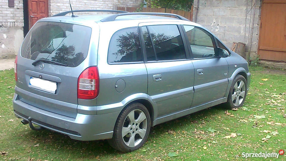 Opel Zafira powypadku przegląd i OC do września hak Ostrowiec Świętokrzyski