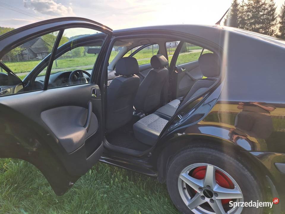 Skoda Octavia 16 Tour 16 2010 drugi właściciel 4/5 Octavia Staniątki