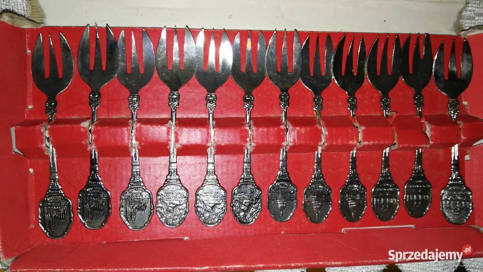 Komplet ozdobnych 24 łyżeczek i widelec