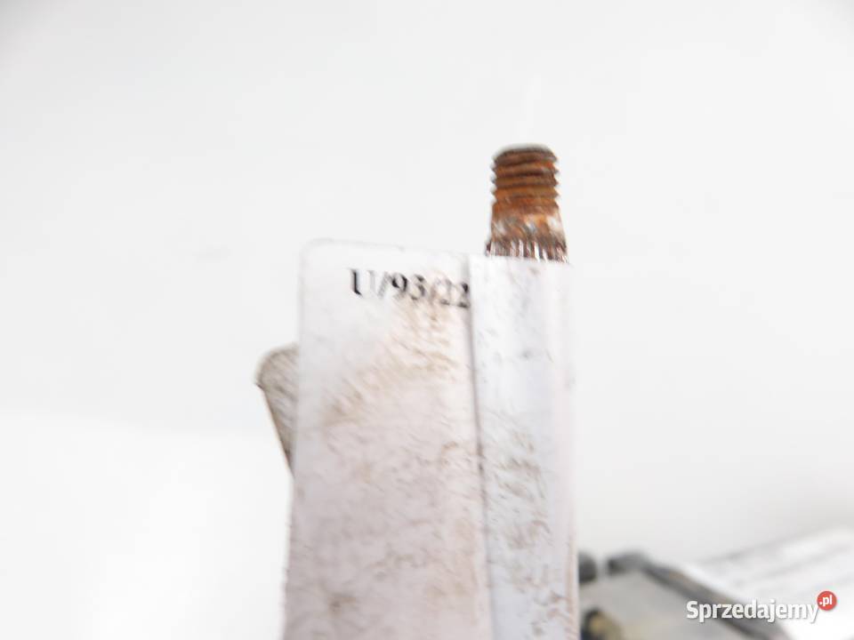 SILNICZEK WYCIERACZKI TYŁ MAZDA CX7 8496000334