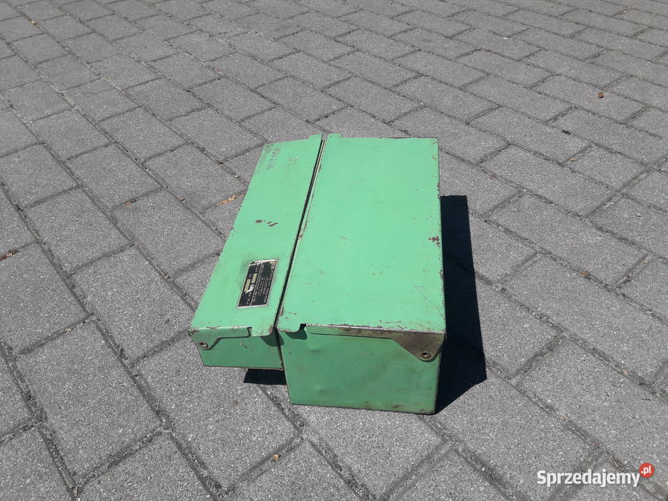 Skrzynka narzędziowa Fiat 126P pod siedzenie PRL Gdynia