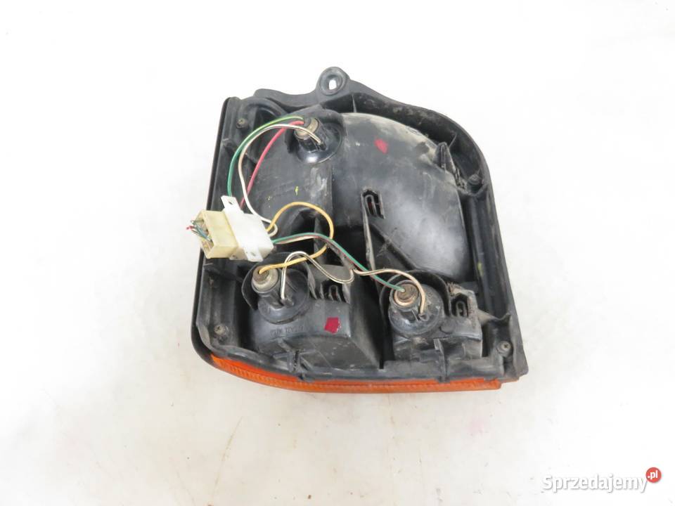 LAMPA PRAWA TYLNA DAIHATSU CUORE III 22051289