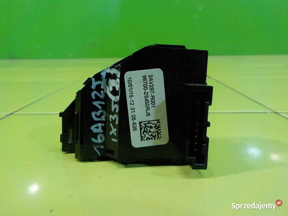 HYUNDAI ix35 LIFT 17 CRDI 15r 5D przelaczniki osobowe