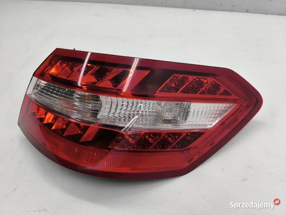 LAMPA PRAWY TYŁ MERCEDES ECLASA W212 22CDI