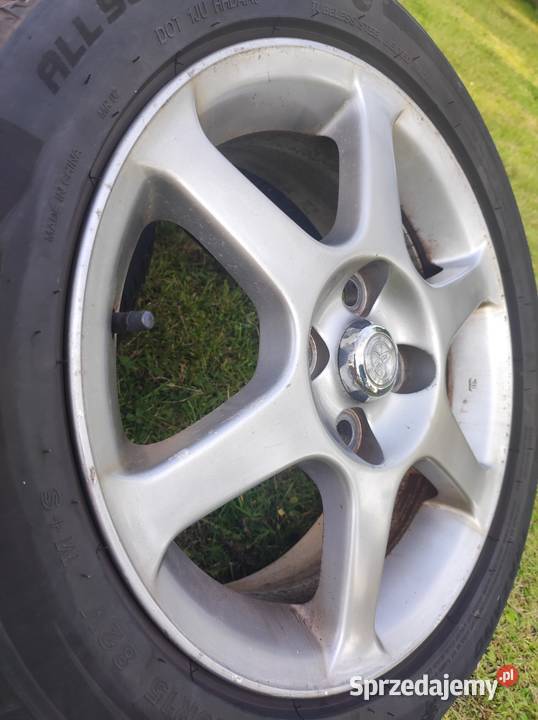 Koła z oponami do toyoty yaris 15 ts Rok produkcji 2002 sprzedam