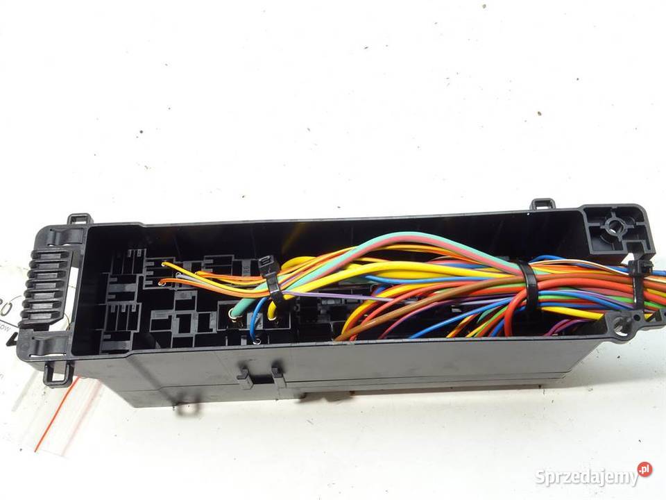 SKRZYNKA BEZPIECZNIKÓW FORD FOCUS III Hatchback