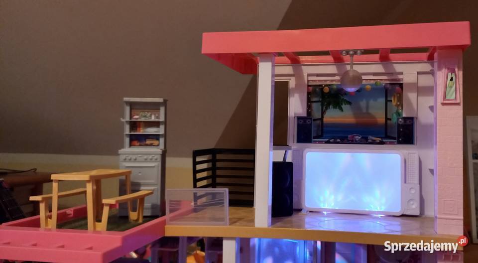 Dom marzeń barbie z basenem zjeżdżalnią i windą