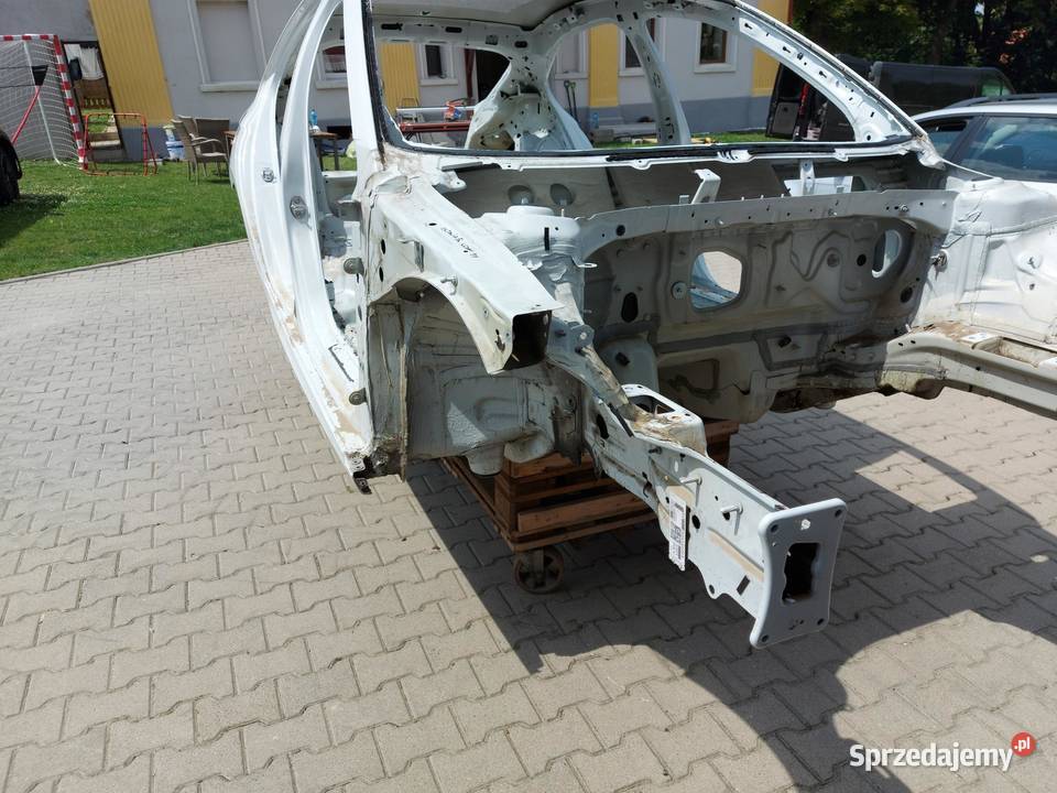 Skoda Octavia IV 5E3 SEDAN Podłużnica ćwiartka osobowe