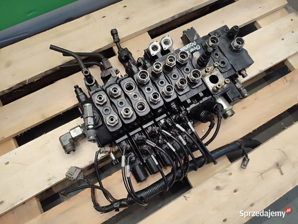 Rozdzielacz hydrauliczny PCI13009331713 Manitou