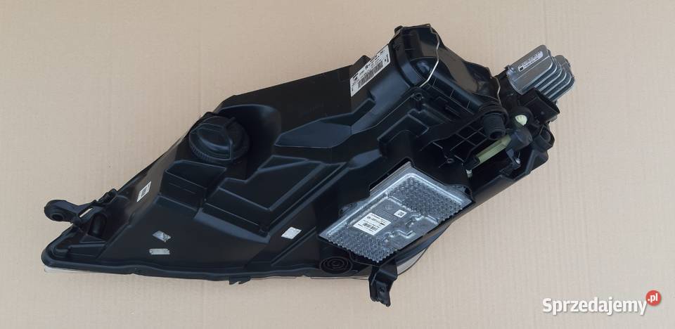 SEAT LEON III REFLEKTOR PRAWY FULL LED LAMPA Trzciel