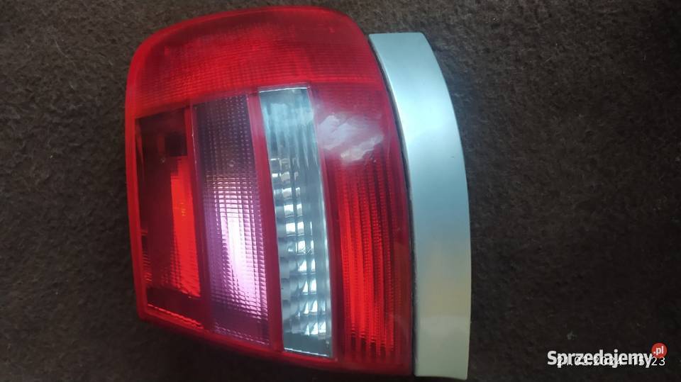 Tylnia lampa audi a4 b5 sedan Kowary