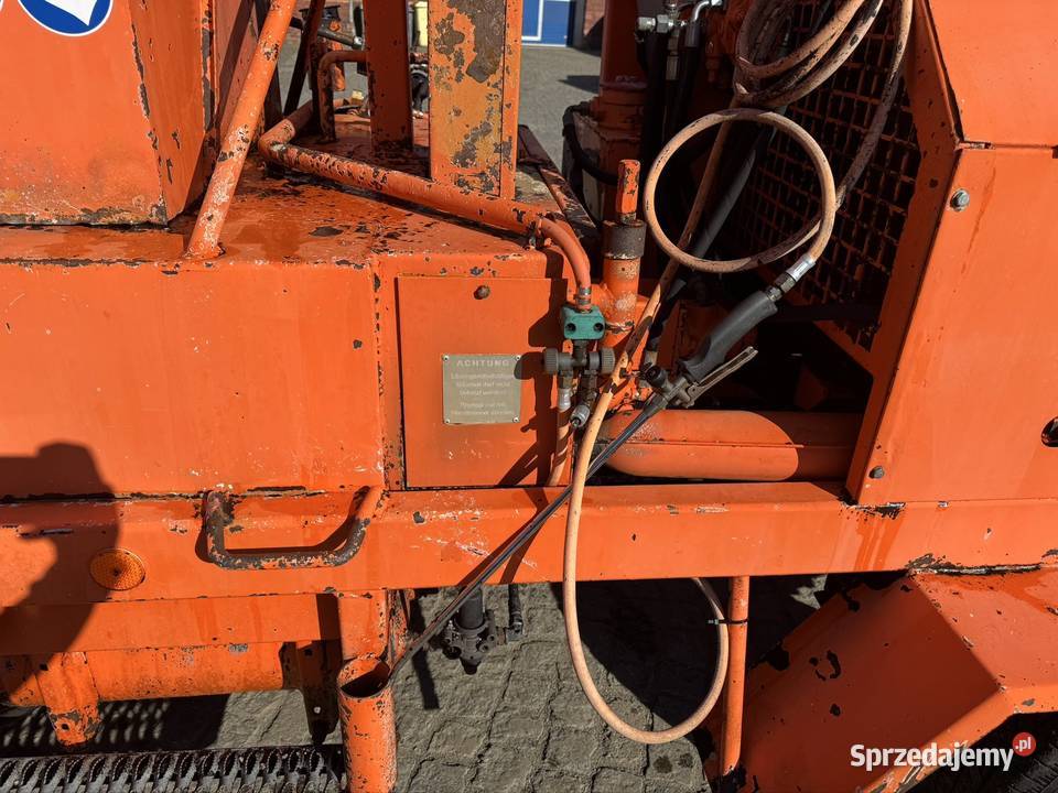 Skrapiarka do emulsjibitumu samojezdna Chojnów