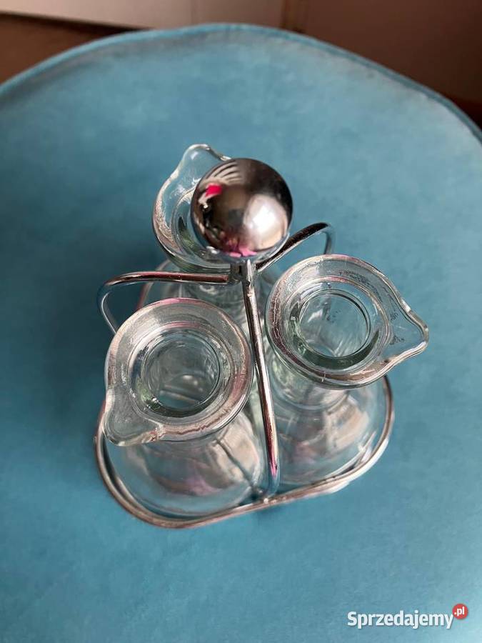 Pojemnik trzy szklane butelki na oliwę ocet