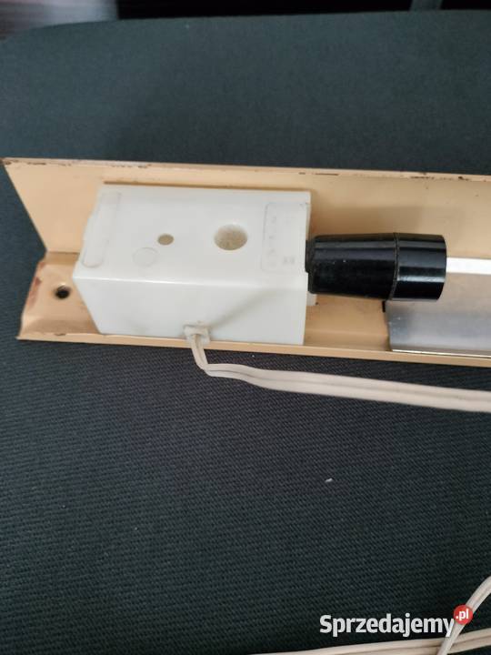 Stara lampka kinkiet pod szafkowa Połam Farel Choszczno