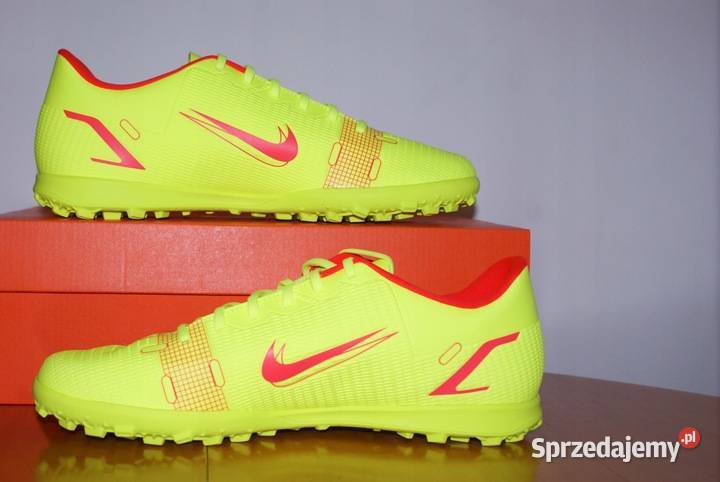 BUTY PIŁKARSKIE NIKE MERCURIAL VAPOR 14 CLUB TF Toruń