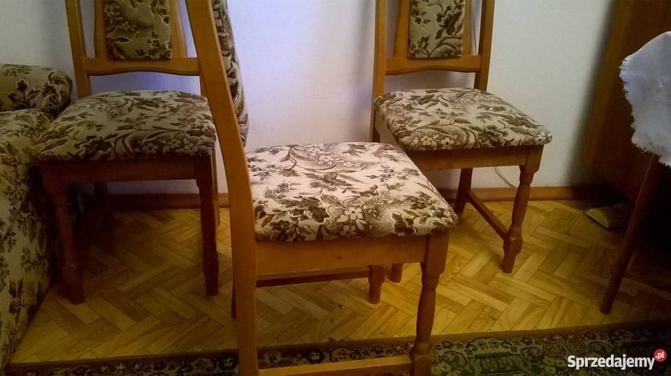 Sprzedam w zestawie łózko rozkładane 6 krzeseł