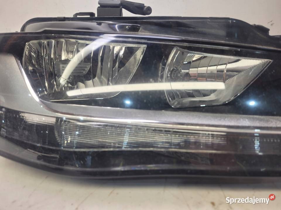 REFLEKTOR PRAWY PRZÓD AUDI A4 B8 LIFT Przystajń sprzedam