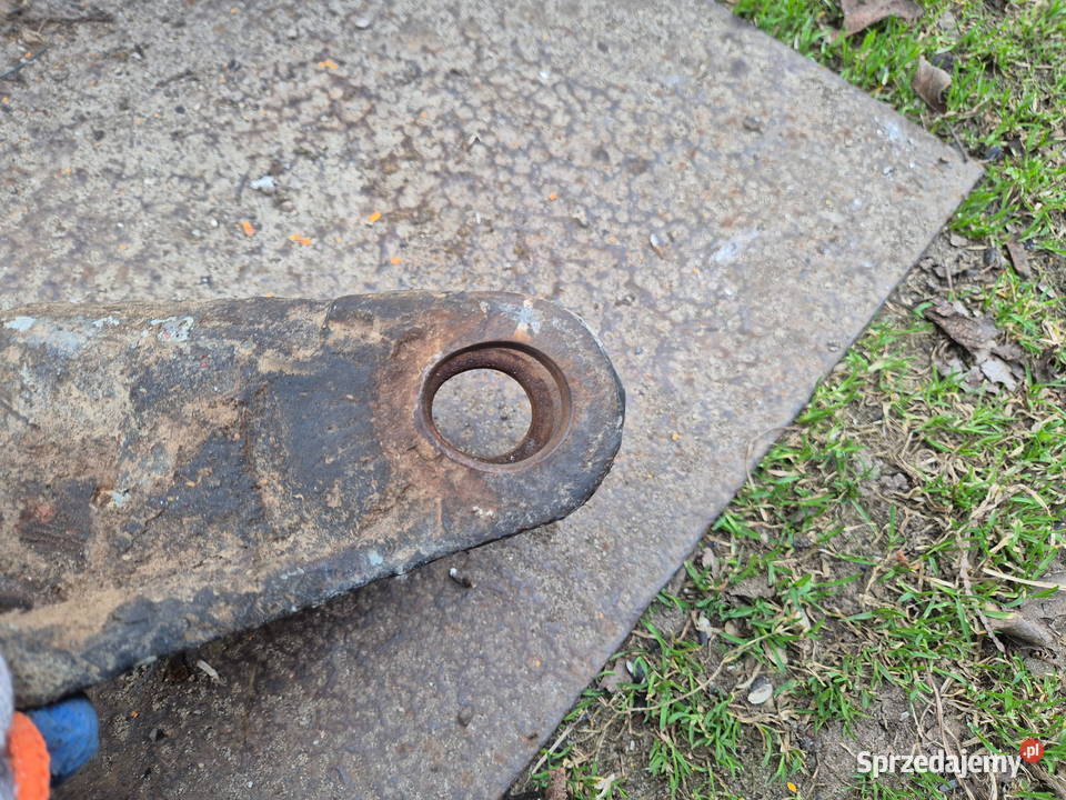 Wspornik cięgła dolnego podnośnika Ursus C330