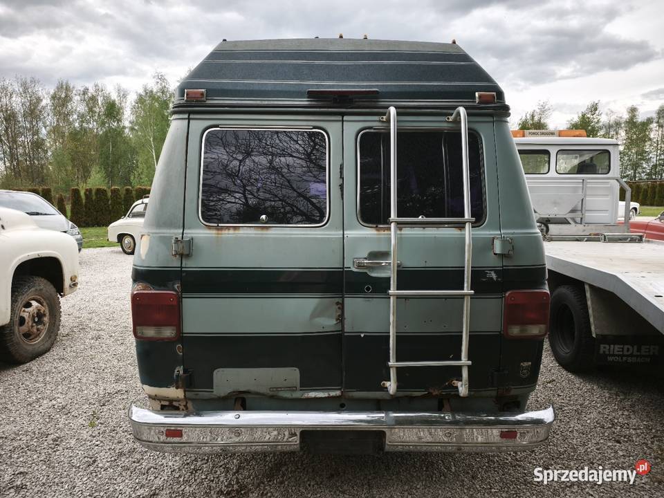 GMC Vandurab 57 V8 salonka