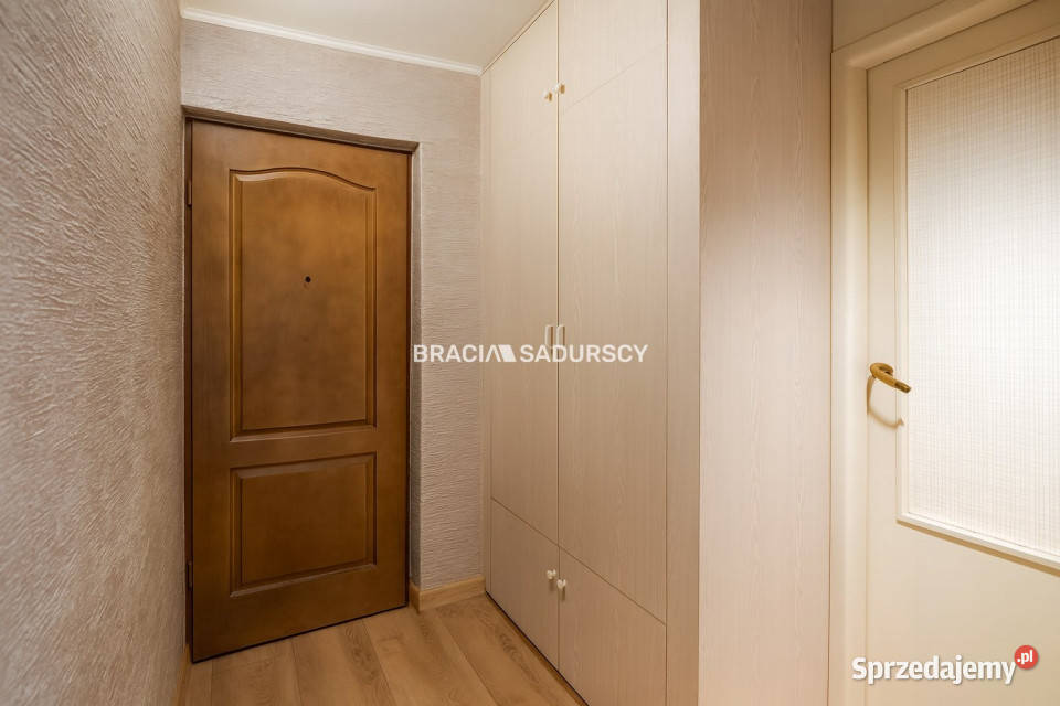 Sprzedam mieszkanie Kraków al Pokoju 3726m2