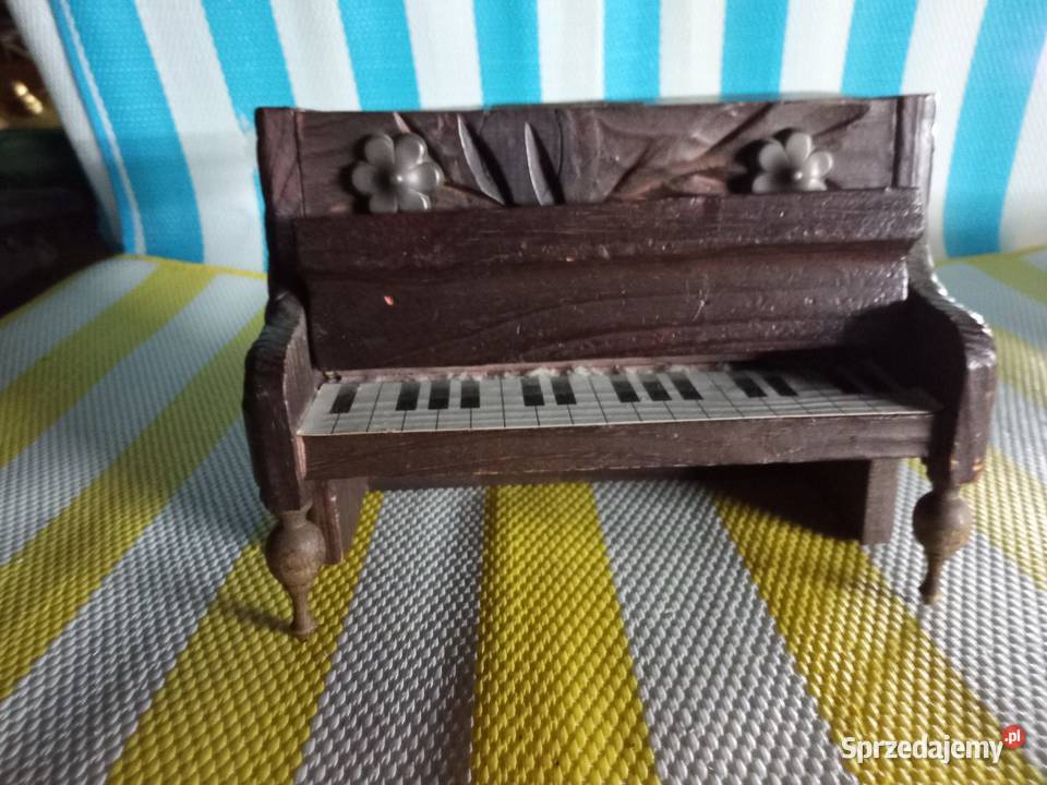 Mini pianino sprzedam Borówno