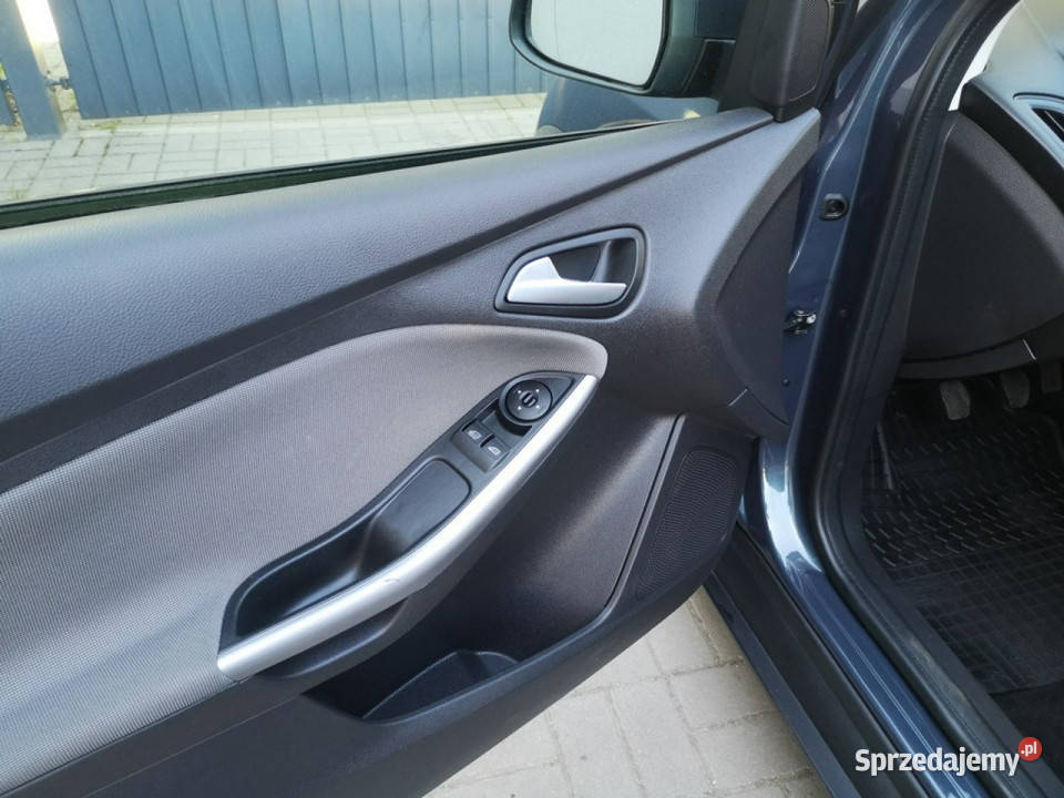 Ford Focus 10 12V 125 Klimatronik Halogeny wspomaganie kierownicy Focus sprzedam