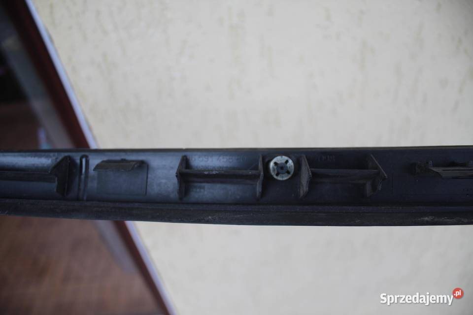 LISTWA SZYBY CZOŁOWEJ PRAWA KGNC CITROEN C5 III