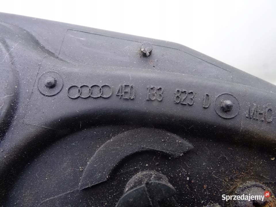 AUDI A8 D3 OBUDOWA FILTRA POWIETRZA 4E0133823D Przemęt sprzedam