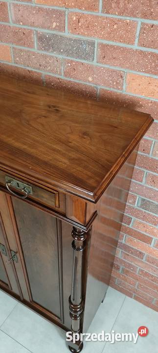 Piękna bieliźniarka eklektyczna antyk Łagów