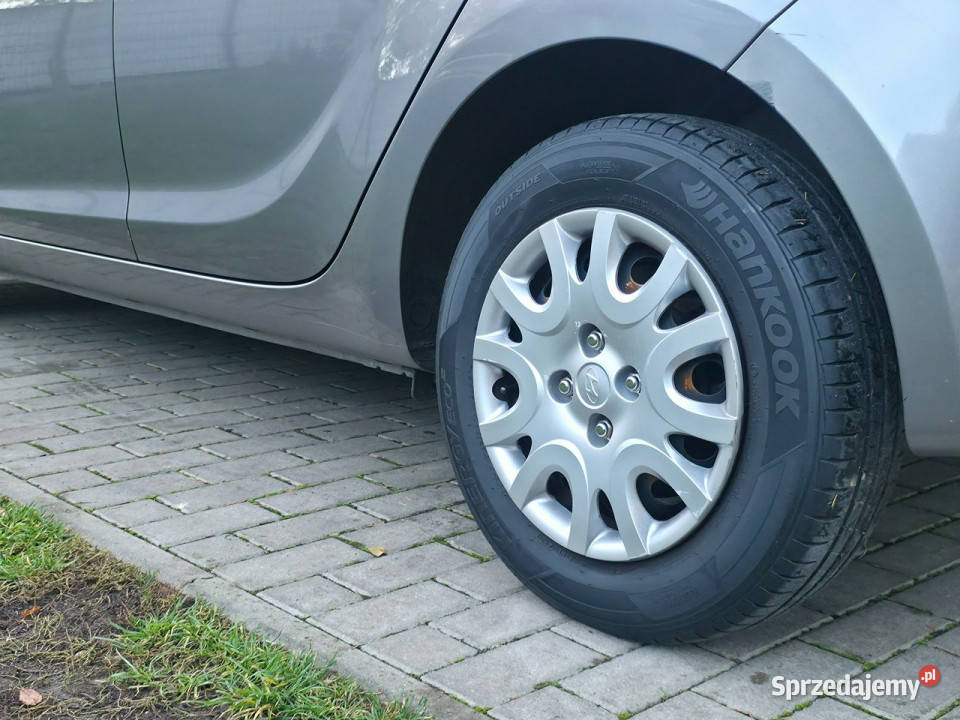 Hyundai i20 125 Benzyna Serwisowany Bogate Piekoszów sprzedam