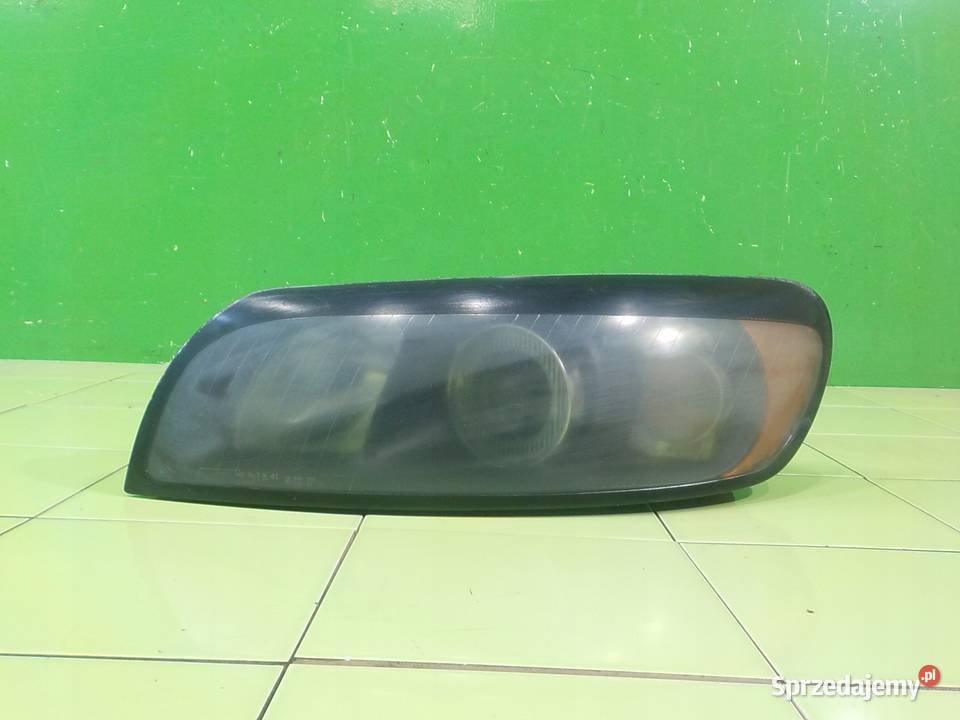 VOLVO C30 25T5 07r 3D lampa lewa przod 30657174 Suków