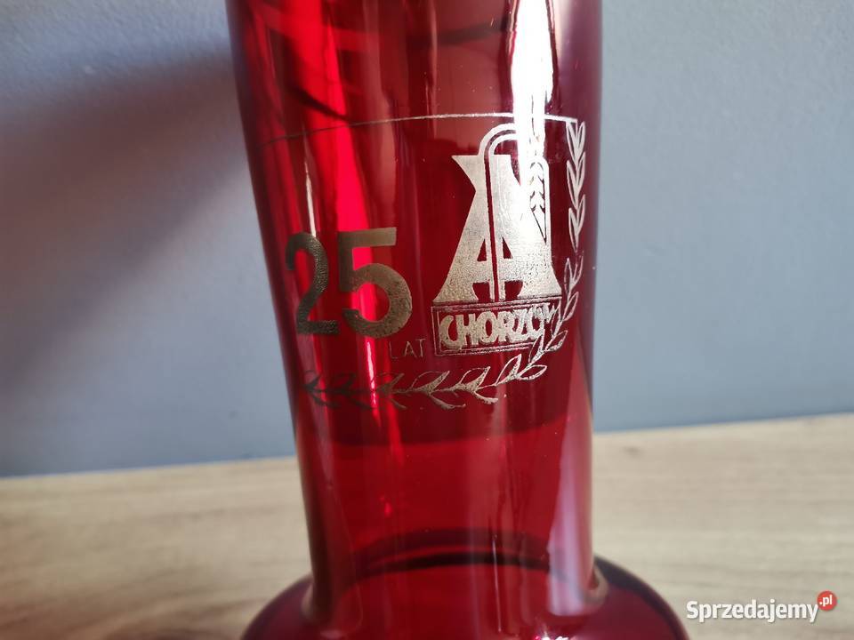 Stary czerwony wazon okolicznościowy PRL