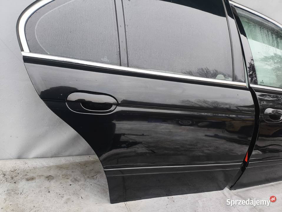 DRZWI PRZEDNIE TYLNE PRAWE SEDAN BMW E39 BLACK Radom