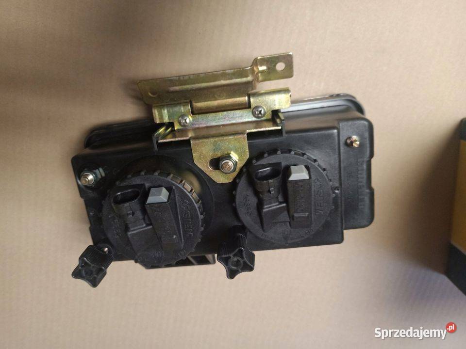 LAMPA PRZECIWMGIELNA PRAWA IVECO EUROSTAR LD 42 Skarżysko-Kamienna