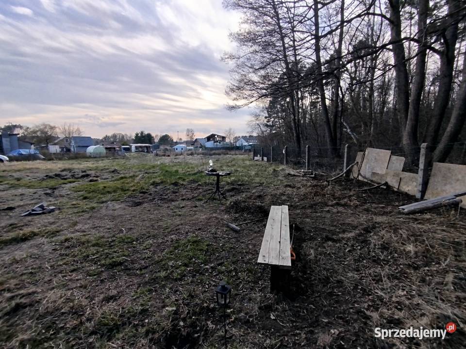 Sprzedam przepiękną działkę pod lasem