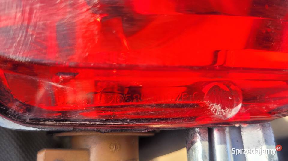 LAMPA LEWA TYLNA PRZECIWMGIELNA RENAULT CAPTUR Ruda Śląska sprzedam