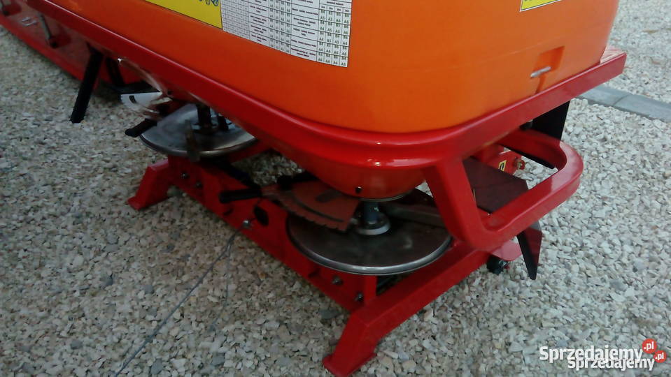 Rozsiewacz Nawozów Tornado 600L850 LIFT Pasturka sprzedam