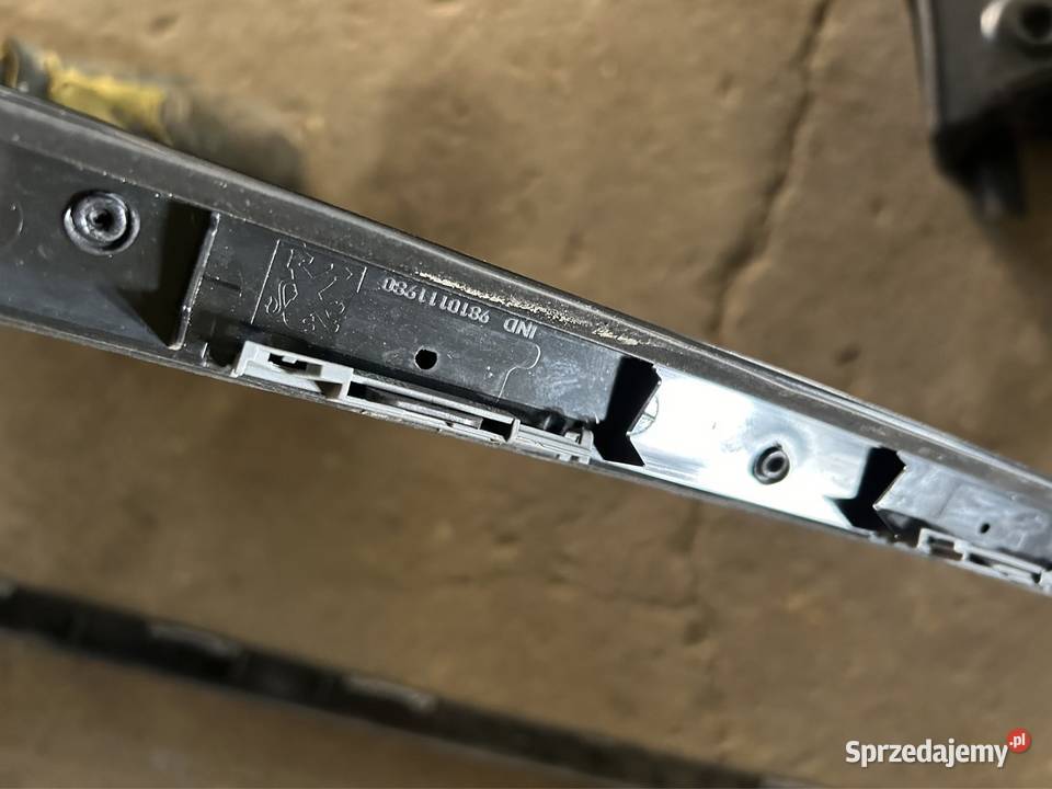 Listwa szyby czołowej przód peugeot 5008 II Listwy i nakładki Kęty sprzedam