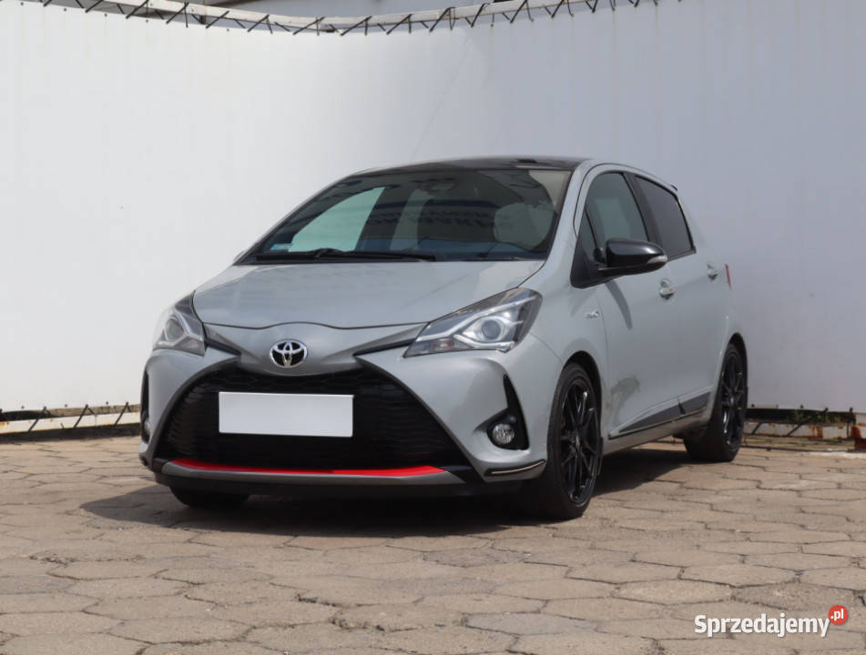 Toyota Yaris 15 Hybrid Łódź