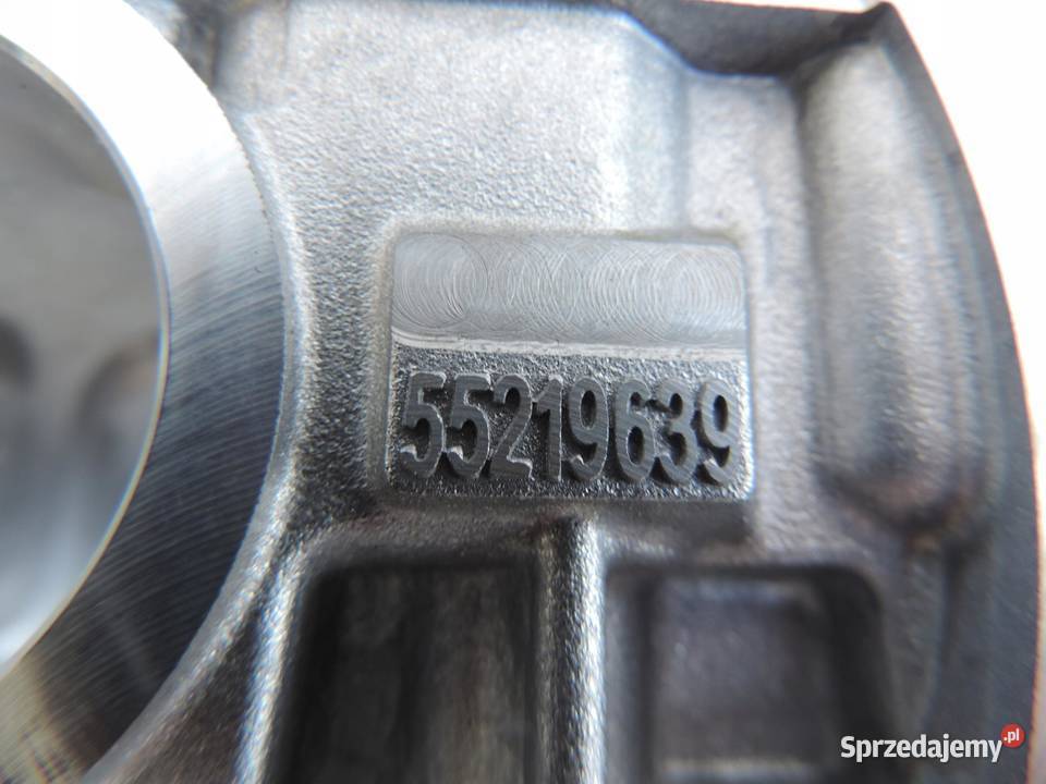 POKRYWA ZAWORÓW Opel Astra J 55219639 NOWA sprzedam