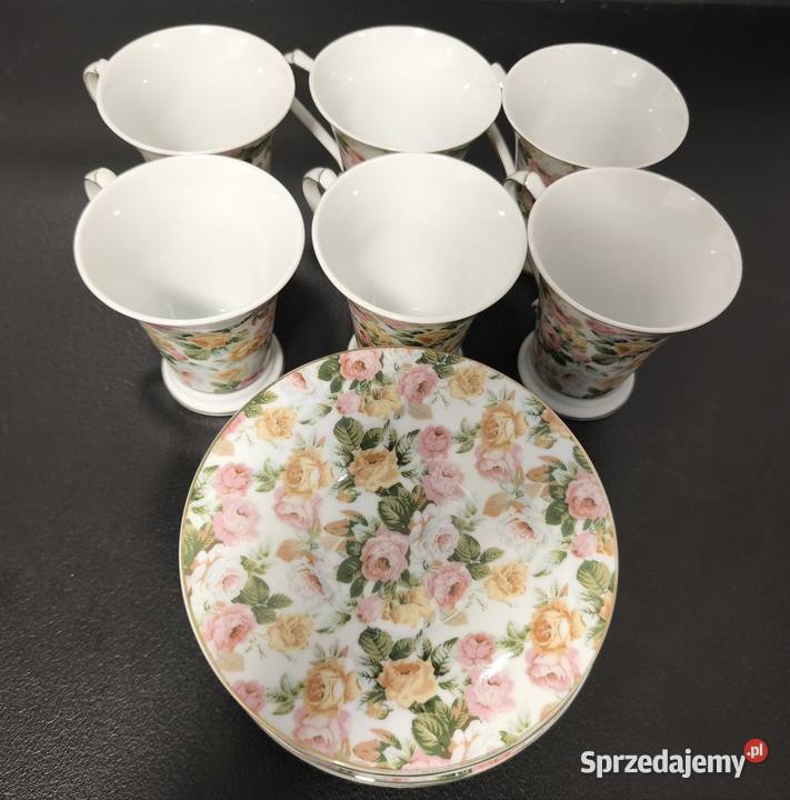 Porcelanowe wysokie filiżanki że spodeczkami Gdańsk