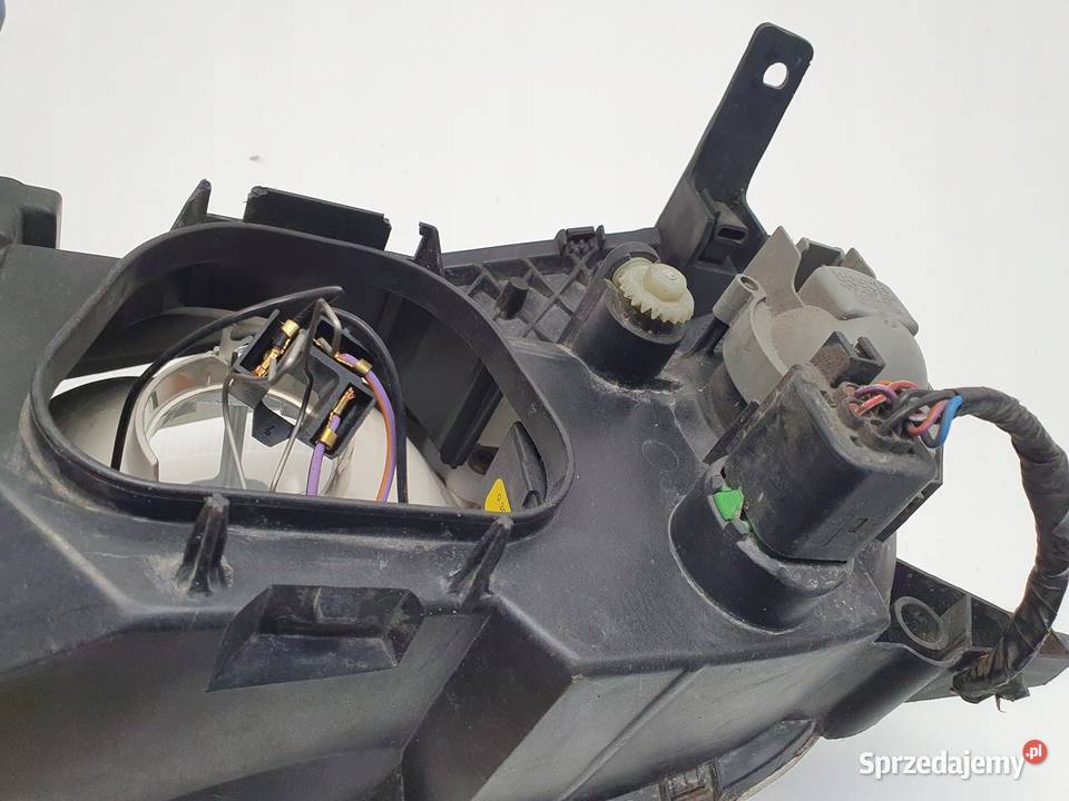 LAMPA Ford Fiesta Mk4 Mk5 lift PRAWY PRZÓD prawa osobowe Rudka