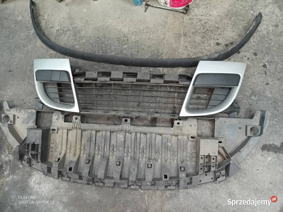 Wypełnienie zderzaka Renault Megane III Coupe Rok produkcji 2009 śląskie Zabrze