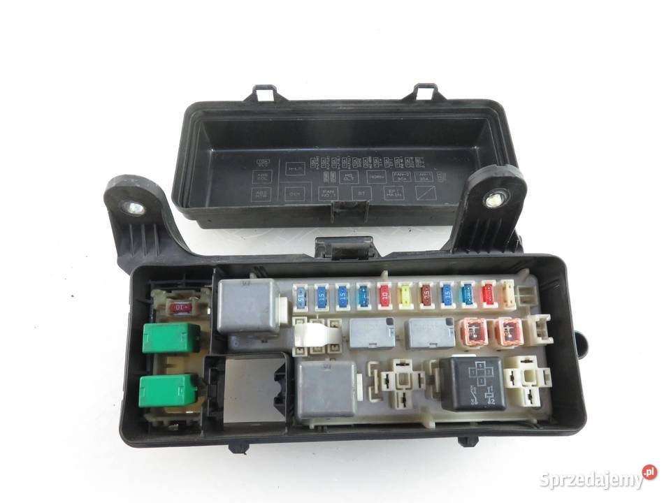 SKRZYNKA BEZPIECZNIKÓW OPEL MERIVA A osobowe